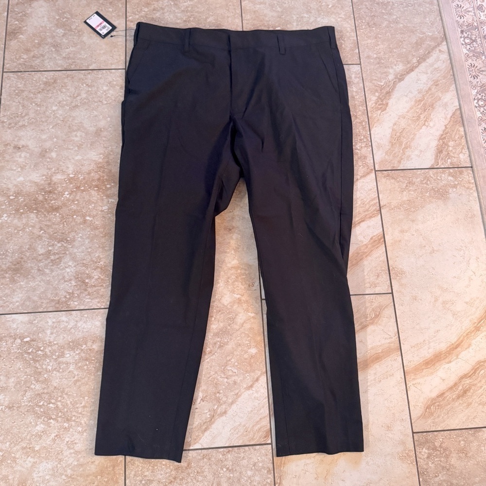 NWT-DKNY Black Bedford Straight Stretch 53% Cotton 46% Polyester‎ 1% Elastane